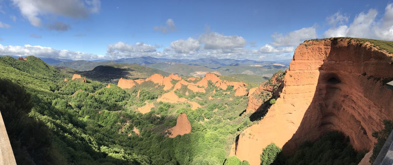 Penzion Os Feleitos Orellán Exteriér fotografie